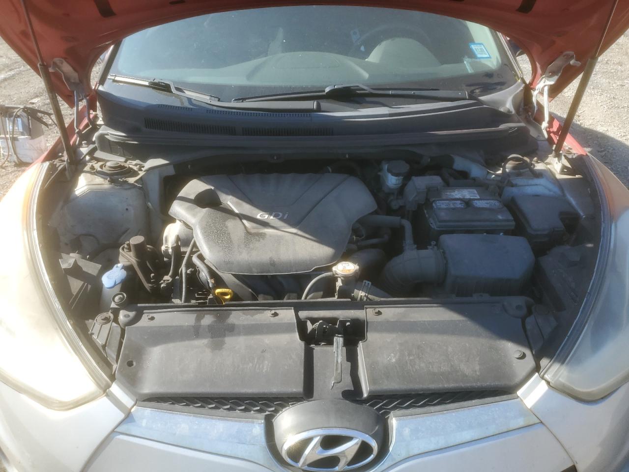 2016 Hyundai Veloster - Image 13