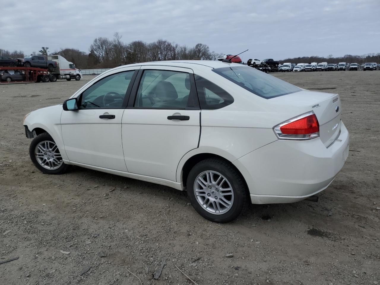 2010 Ford Focus - Image 2
