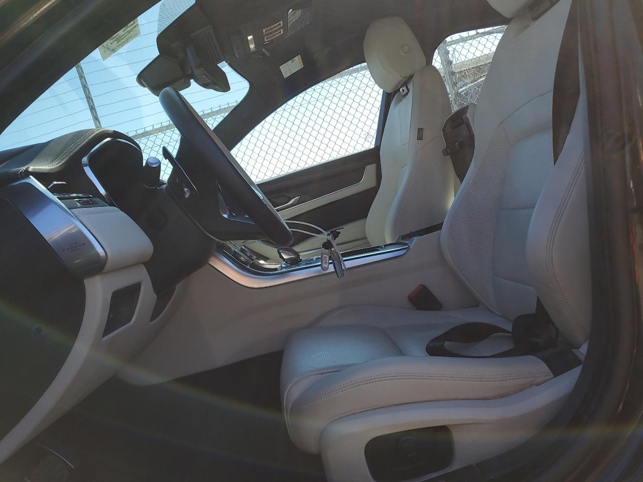 2024 Jaguar XF - Image 7