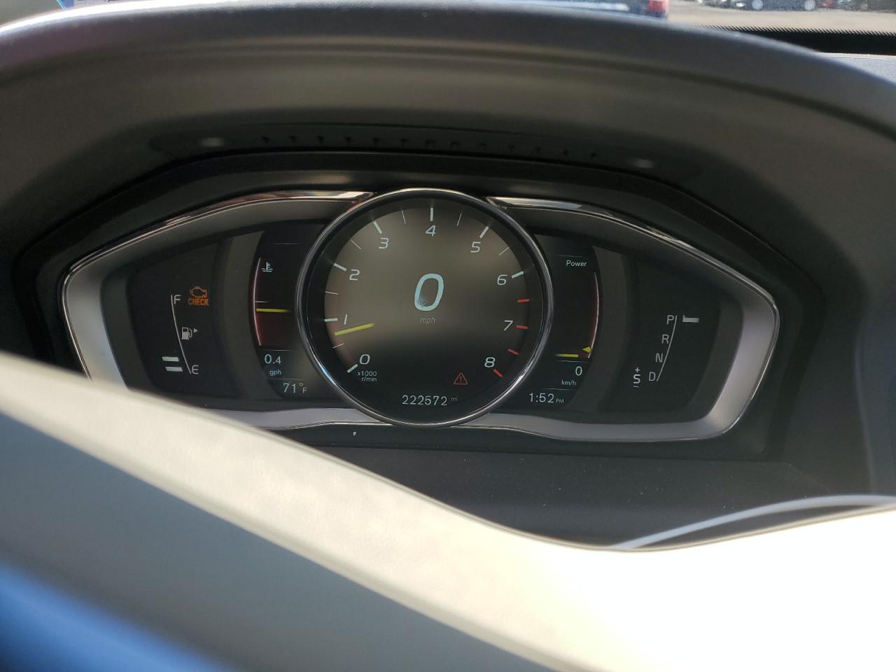 2015 Volvo XC60 - Image 9