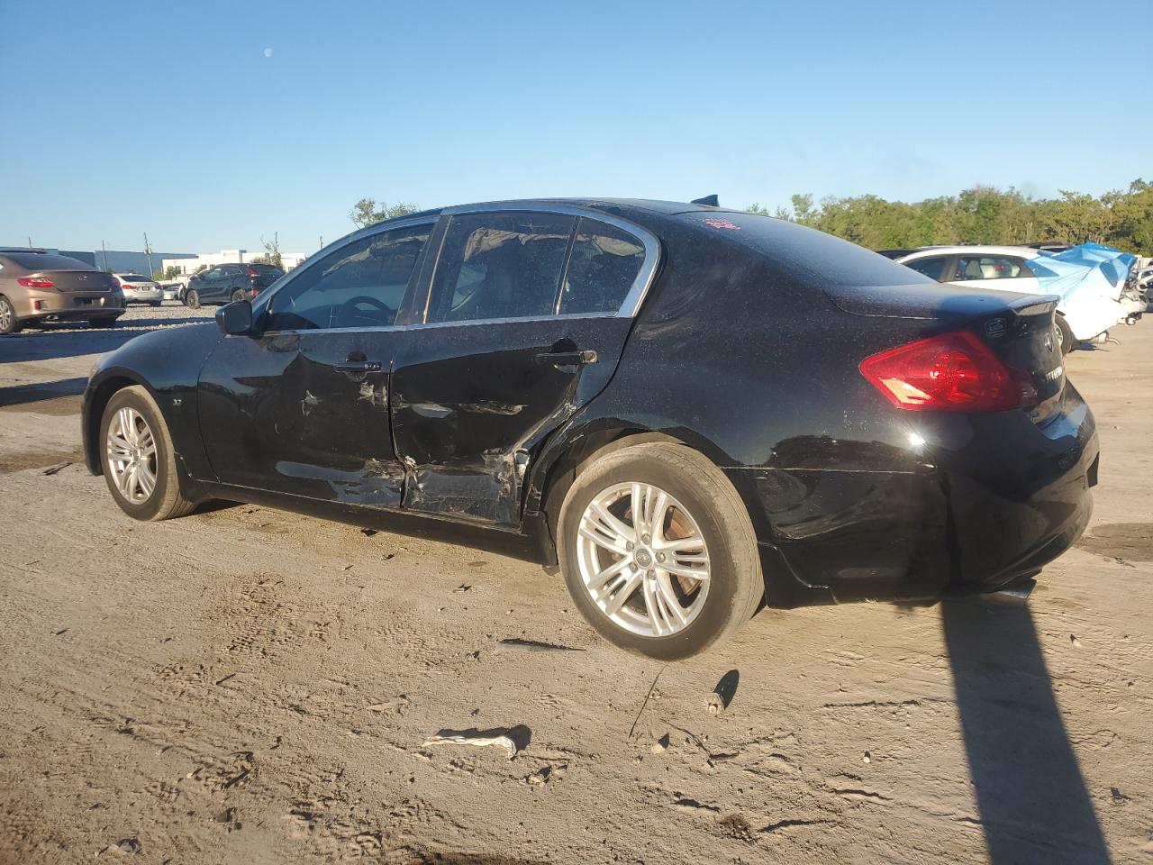 2015 Infiniti Q40 - Image 2