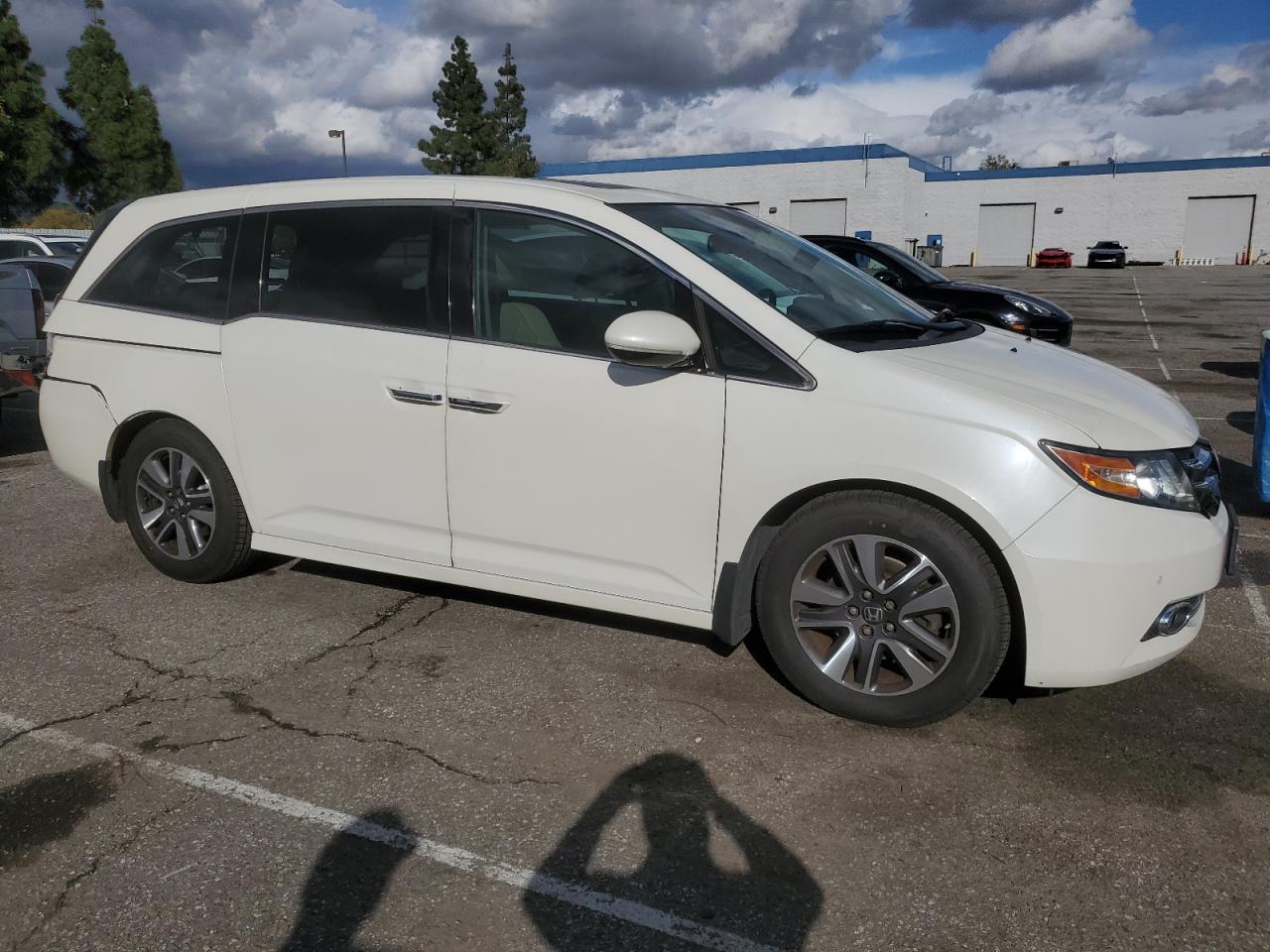 2015 Honda Odyssey - Image 4