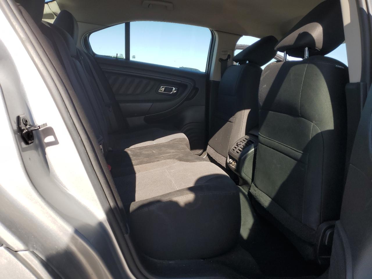 2010 Ford Taurus - Image 10