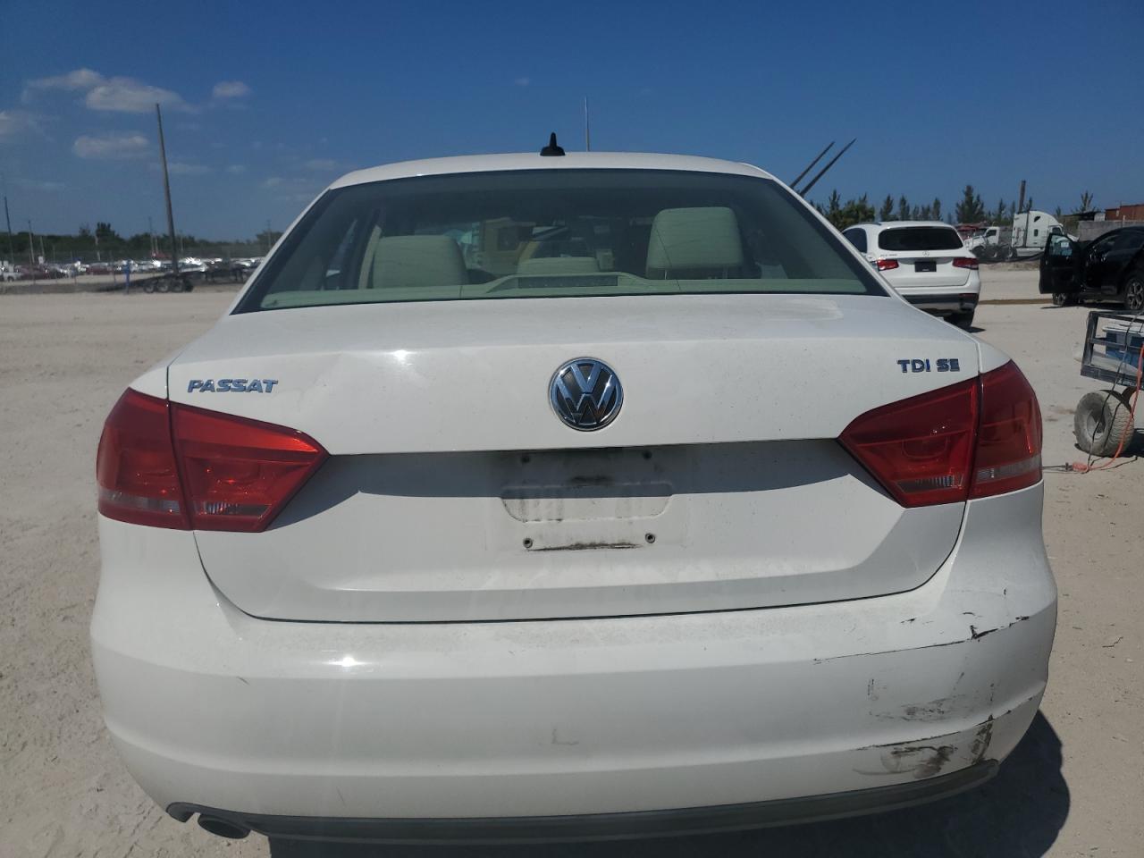 2015 Volkswagen Passat - Image 6