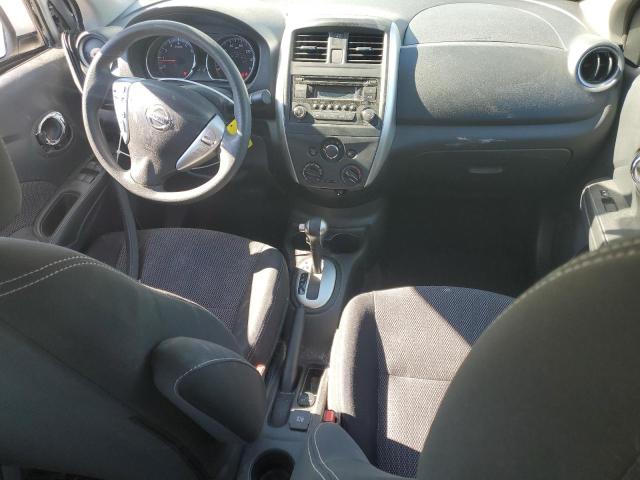 Sedans NISSAN VERSA 2016 Srebrny