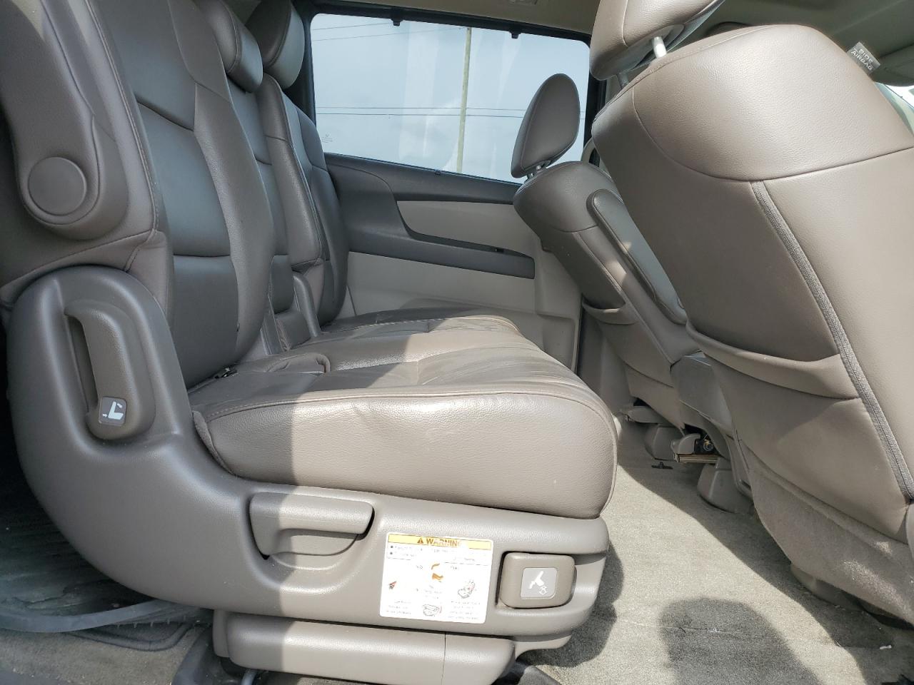2015 Honda Odyssey - Image 11