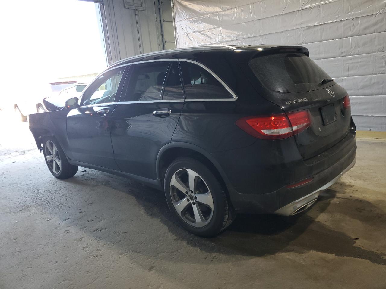 2017 Mercedes-Benz GLC - Image 2