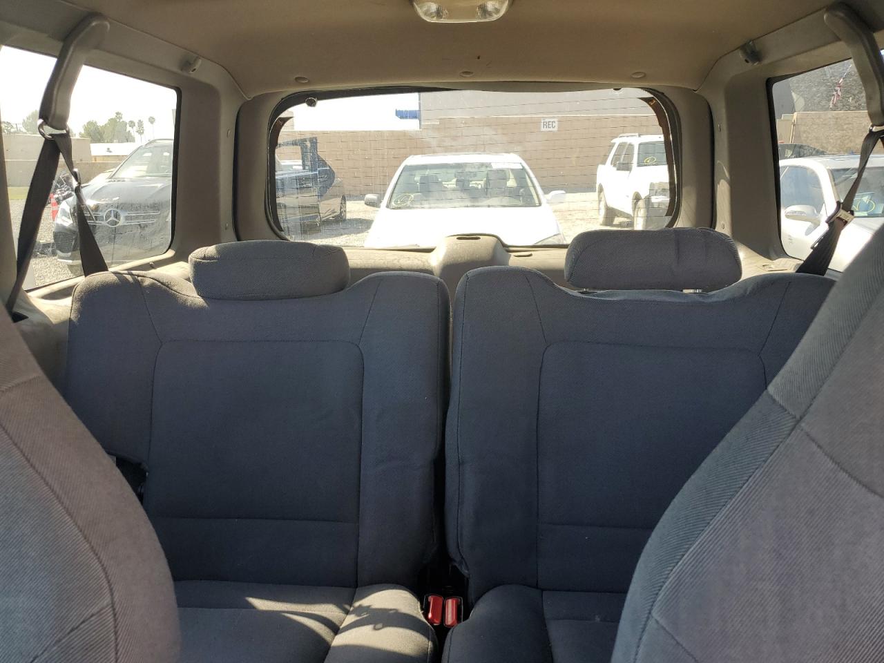 2001 Ford Explorer - Image 10
