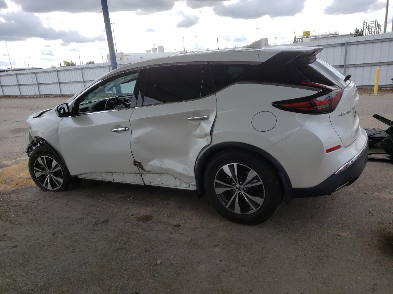 2019 Nissan Murano - Image 2