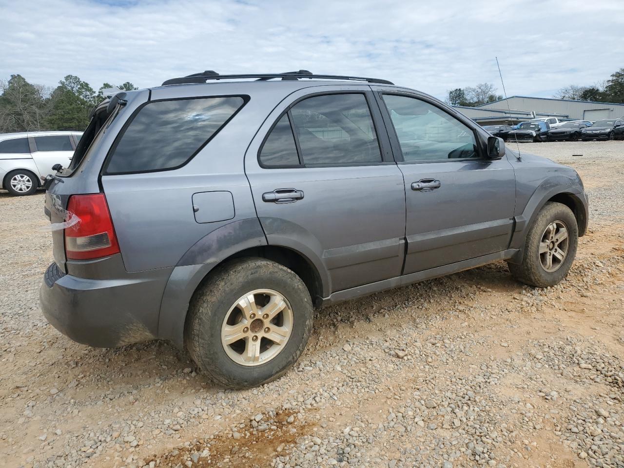 2005 Kia Sorento - Image 3