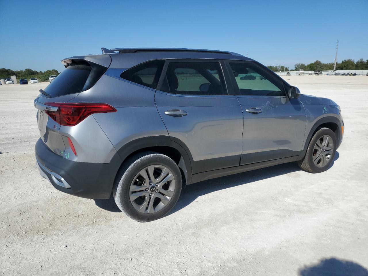 2021 Kia Seltos - Image 3