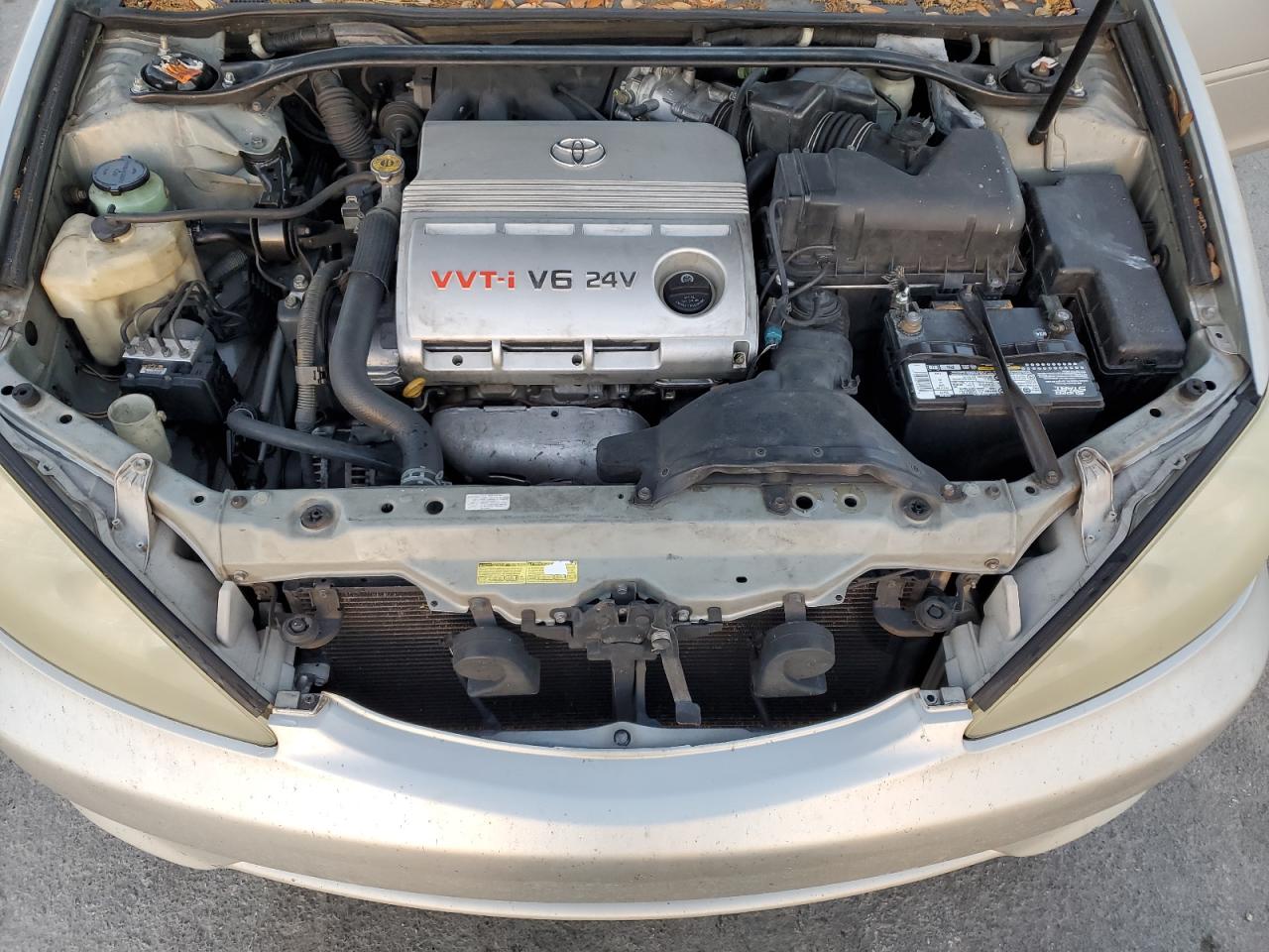 2005 Toyota Camry - Image 11
