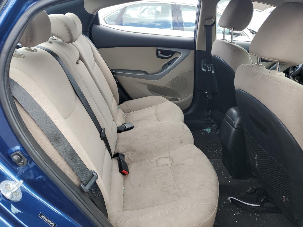 2016 Hyundai Elantra - Image 10