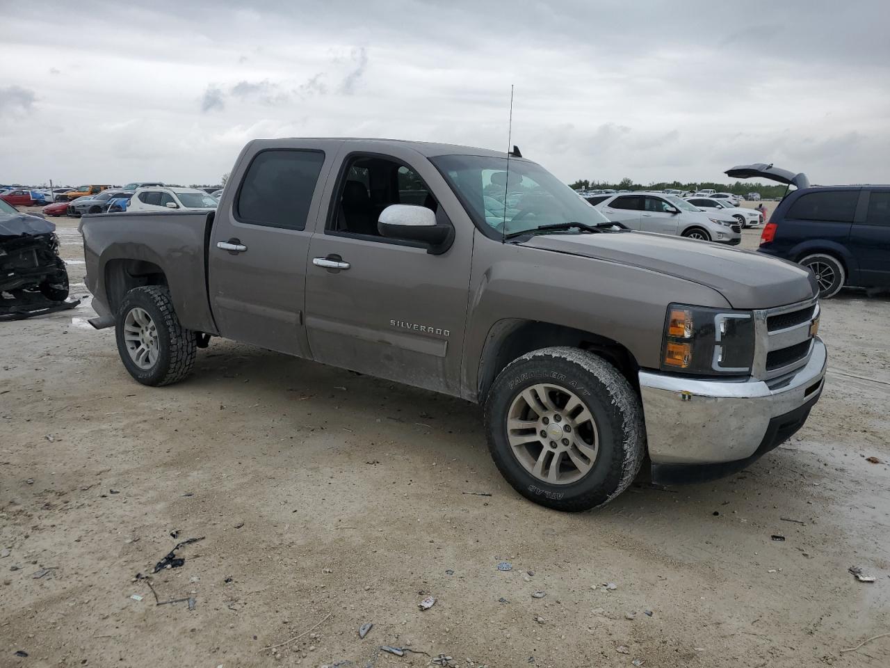 2012 Chevrolet Silverado - Image 4