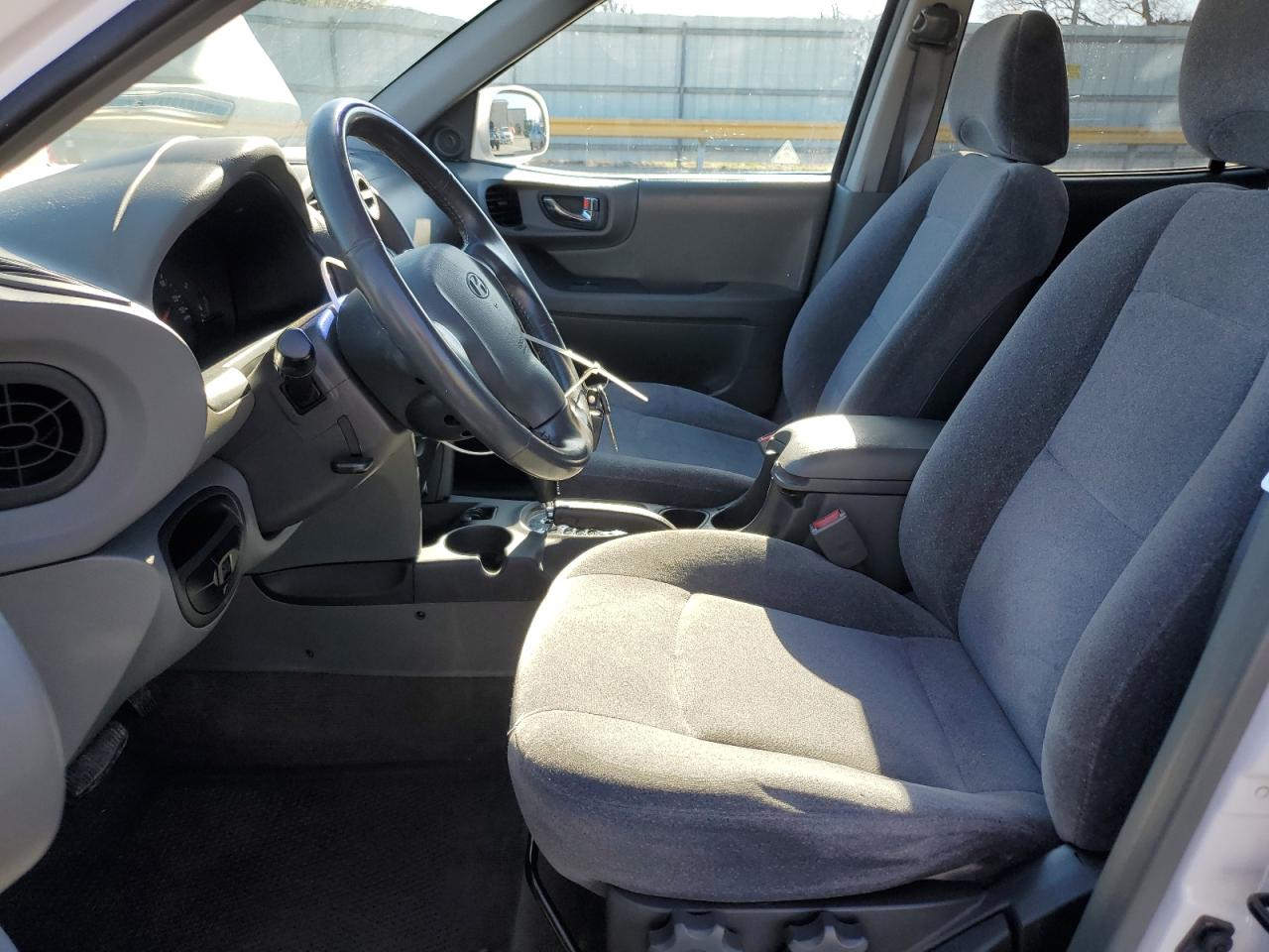 2002 Hyundai Santa Fe - Image 7