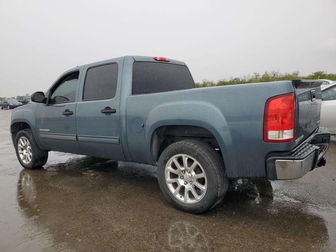2012 GMC Sierra - Image 2