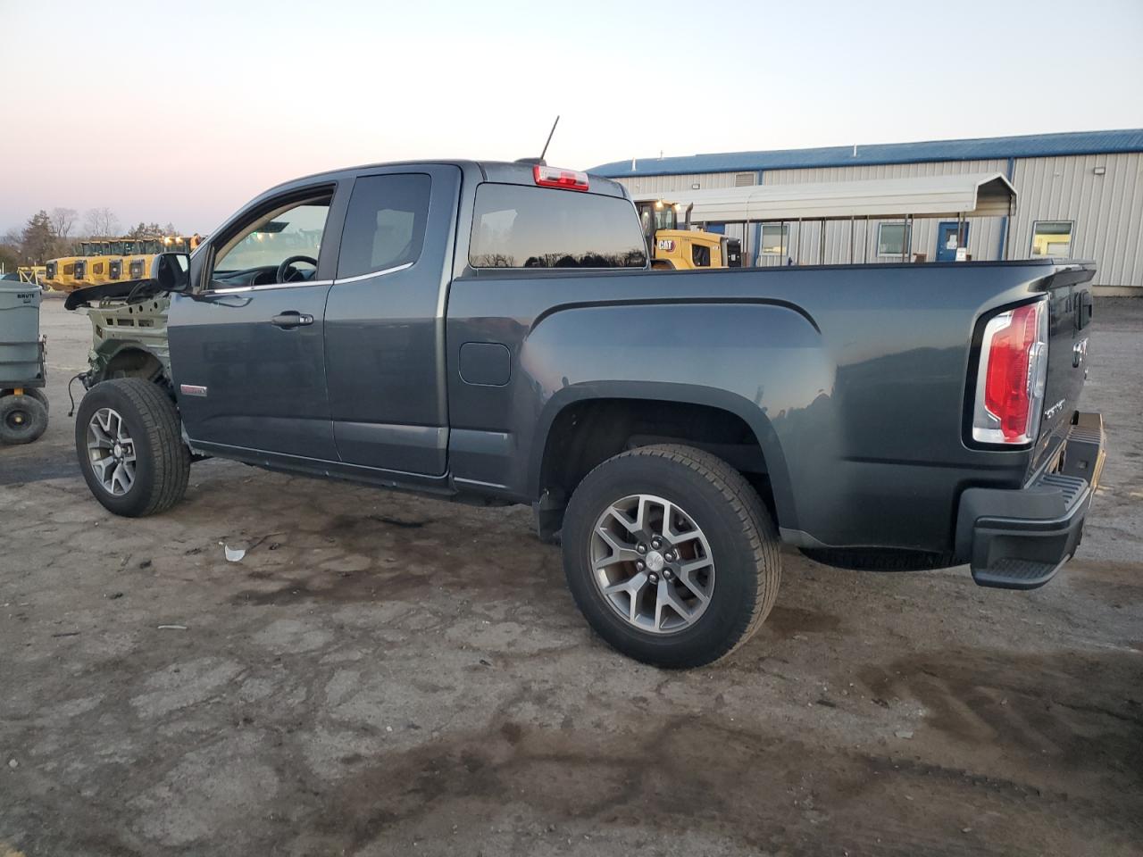 2015 GMC Canyon - Image 2