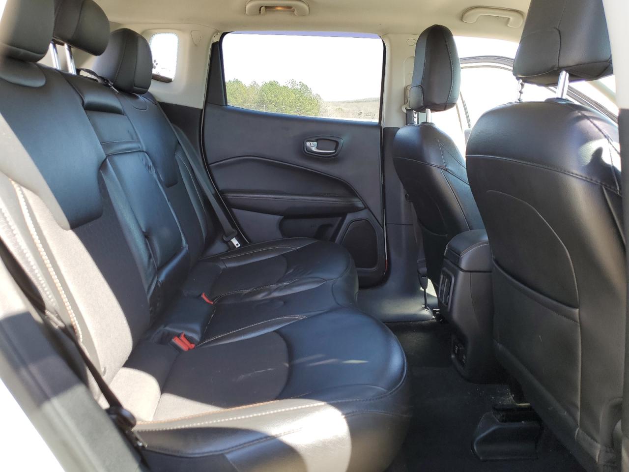 2020 Jeep Compass - Image 11