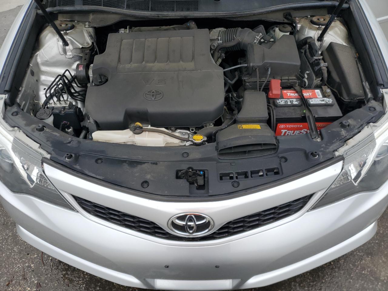 2013 Toyota Camry - Image 11