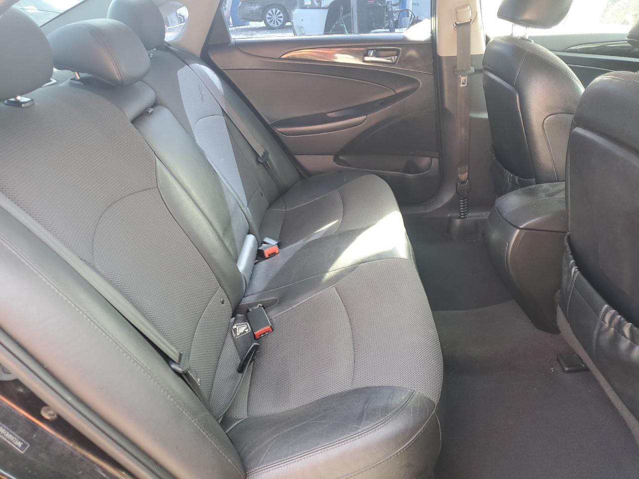 2014 Hyundai Sonata - Image 11