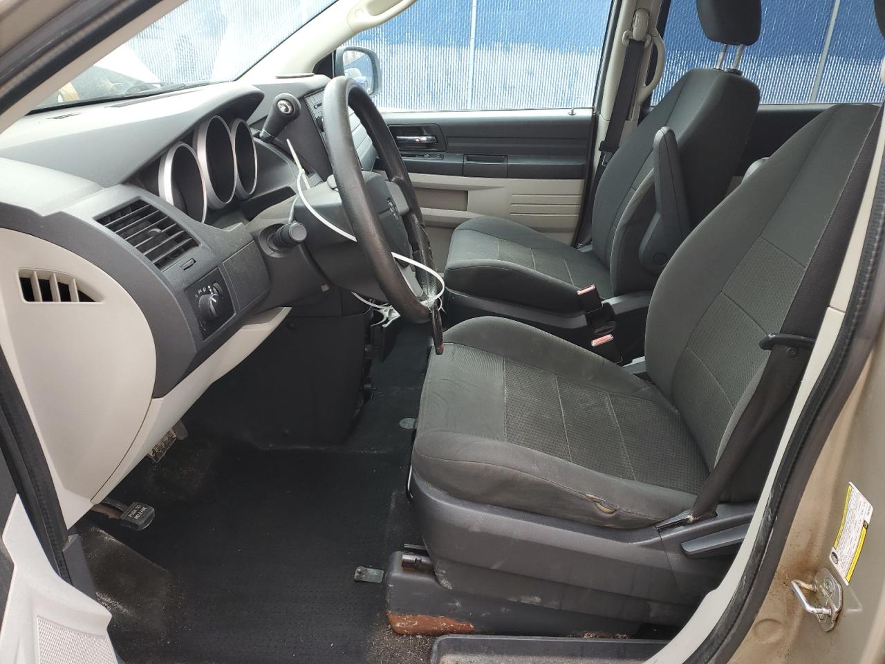 2009 Dodge Caravan - Image 7