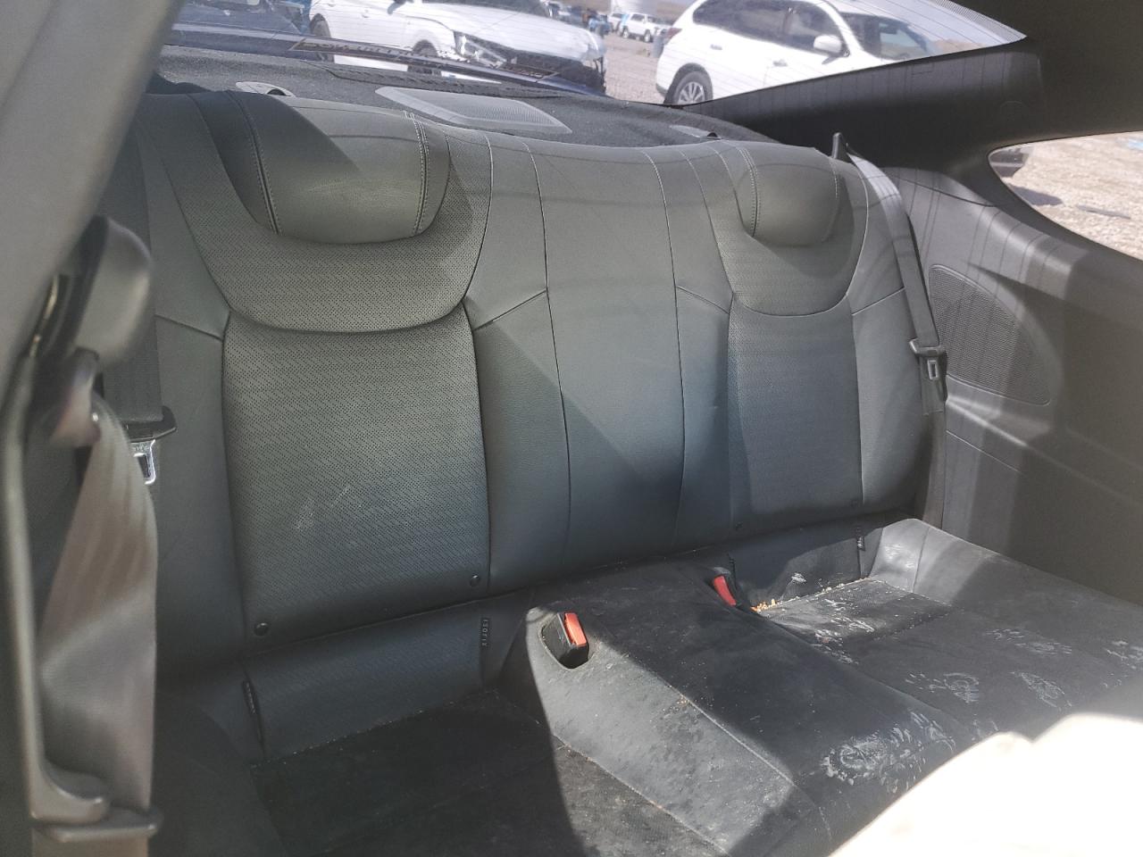 2014 Hyundai Genesis - Image 11