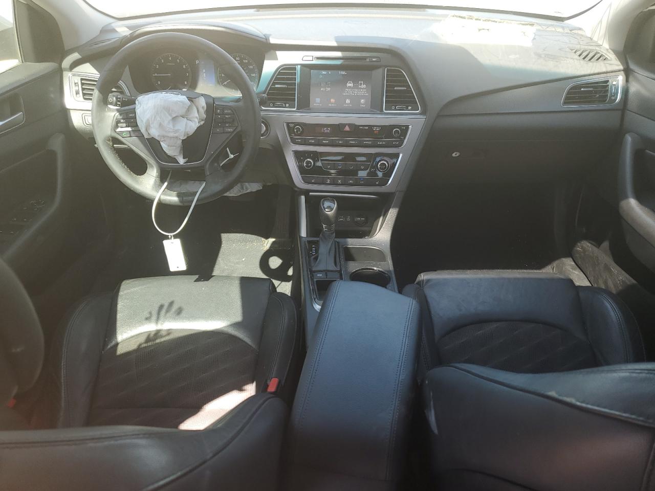 2017 Hyundai Sonata - Image 8