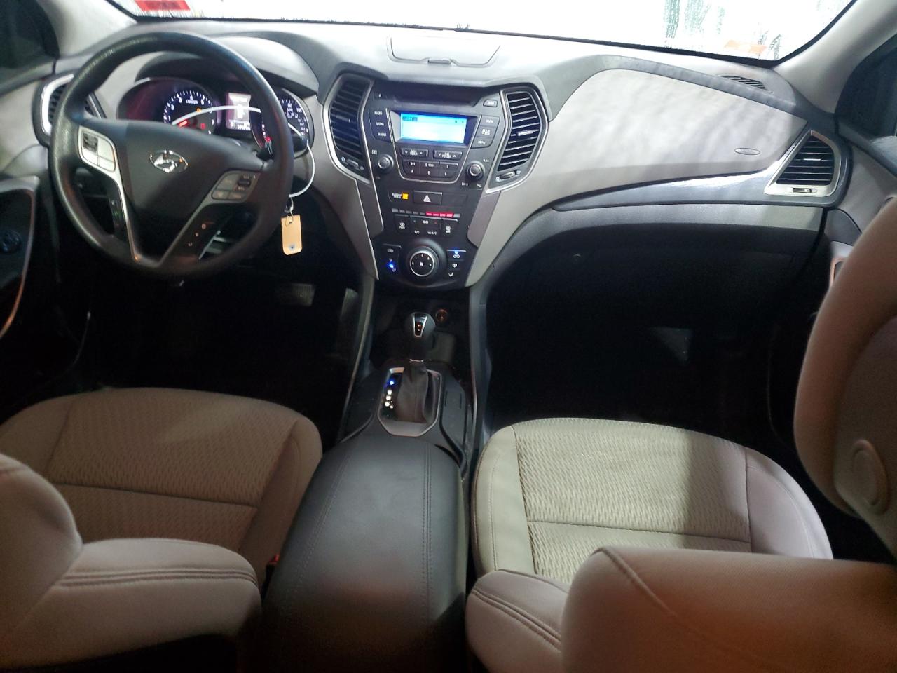 2016 Hyundai Santa Fe - Image 8