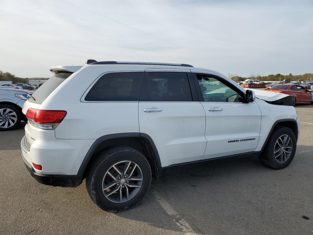 2018 Jeep Grand Cherokee - Image 3