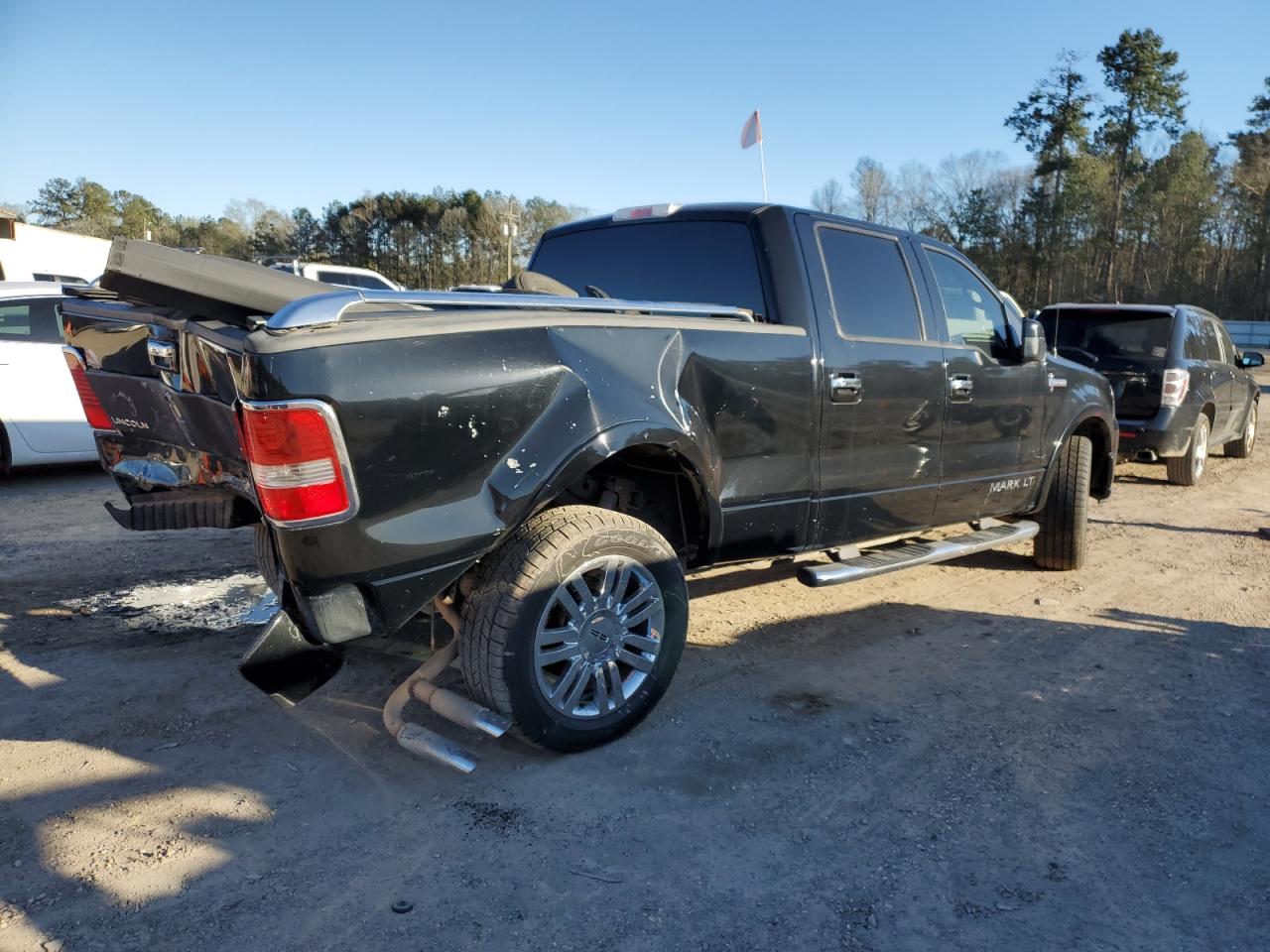 2007 Lincoln Mark LT - Image 3
