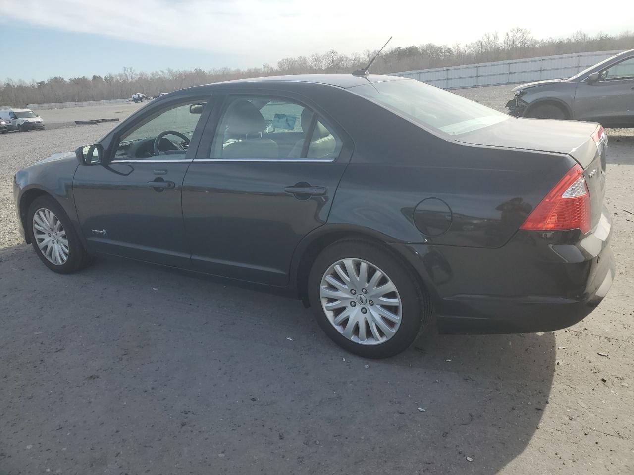 2010 Ford Fusion - Image 2