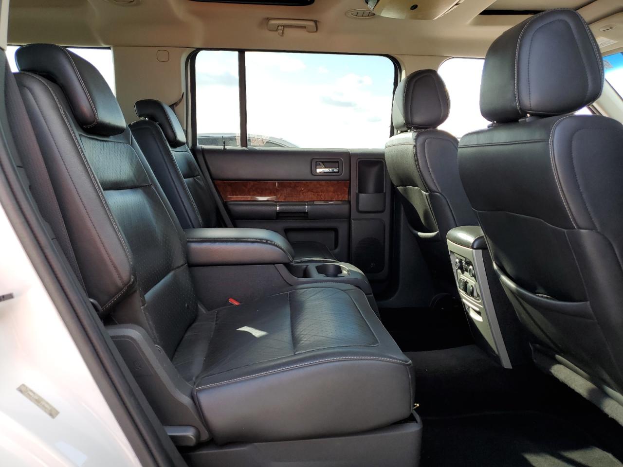 2011 Ford Flex - Image 11