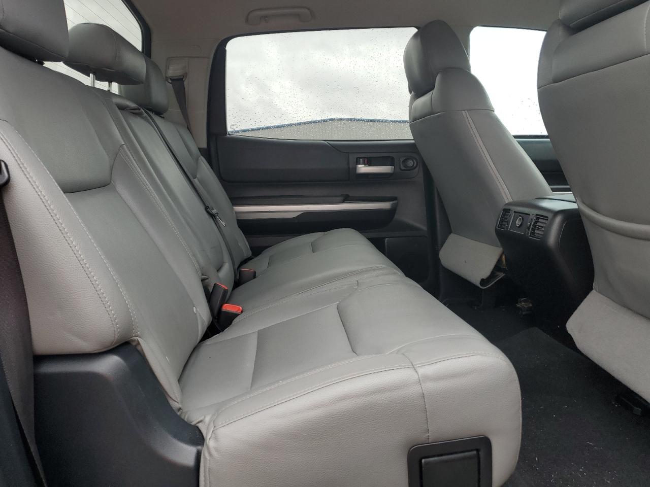 2015 Toyota Tundra - Image 10