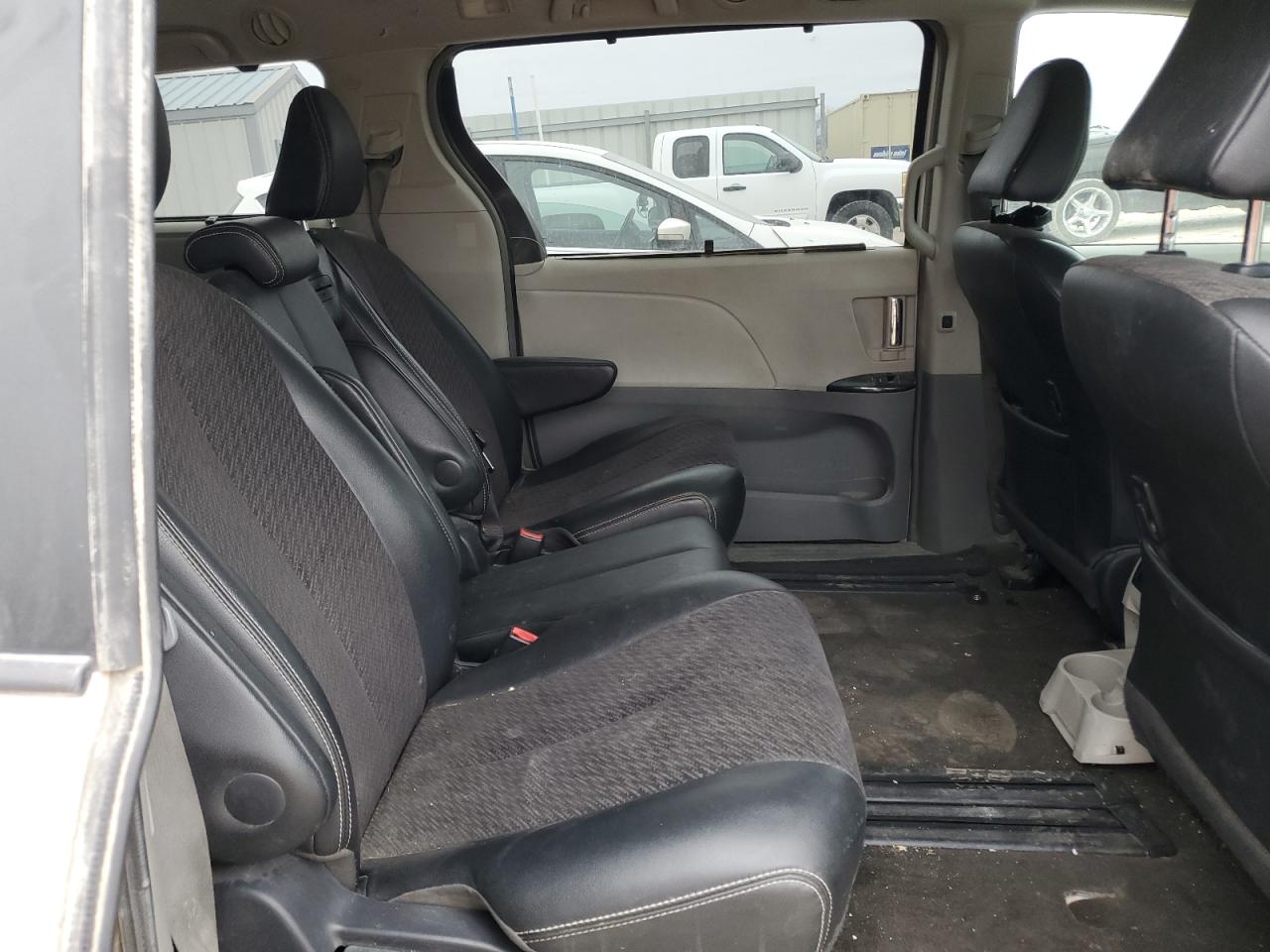 2012 Toyota Sienna - Image 11