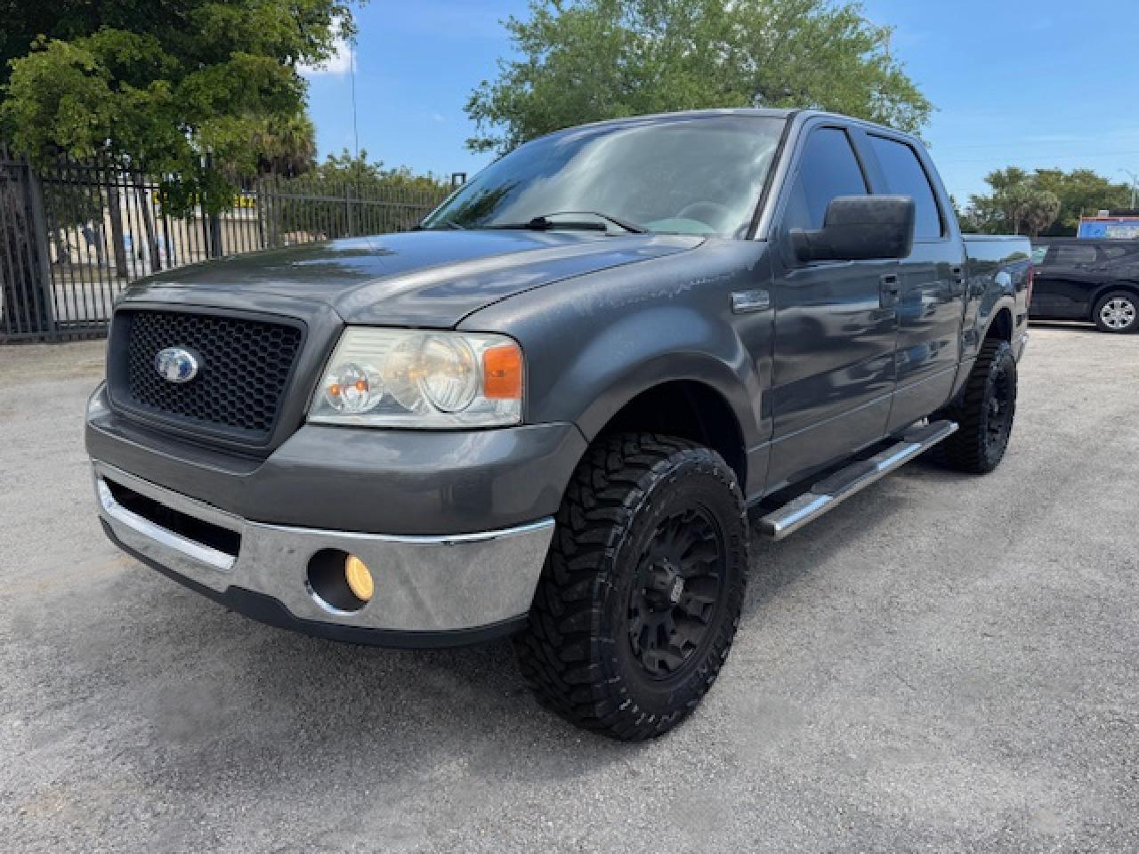 2006 Ford F150 Supercrew na sprzedaż w Opa Locka, FL - Minor Dent/Scratches