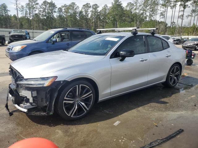 2022 Volvo S60 B5 R-Design