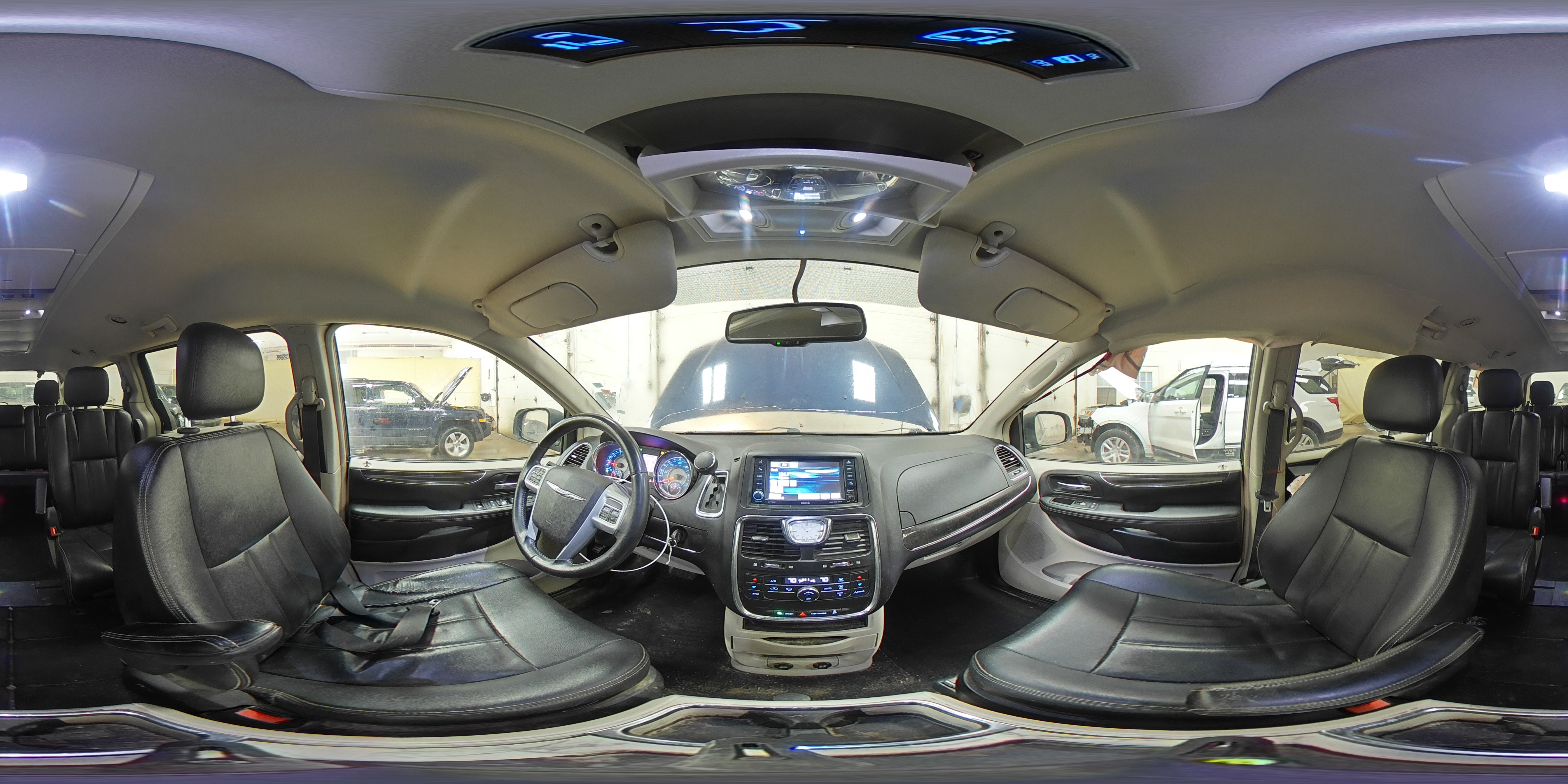 2013 Chrysler Town & Country - Image 15