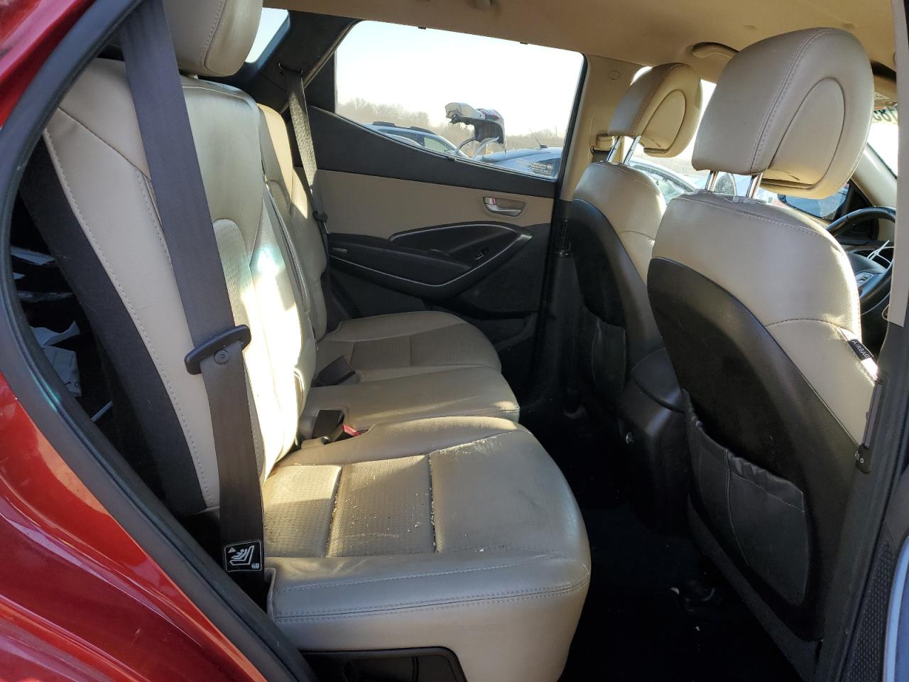 2014 Hyundai Santa Fe - Image 13