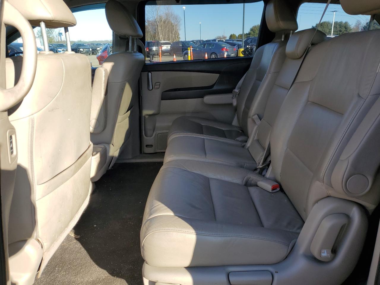 2011 Honda Odyssey - Image 11