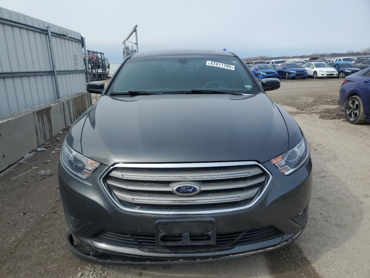 2015 Ford Taurus - Image 5