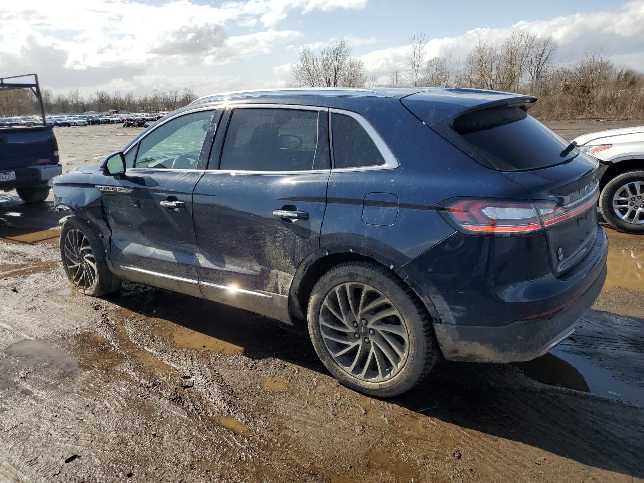 2019 Lincoln Nautilus - Image 2