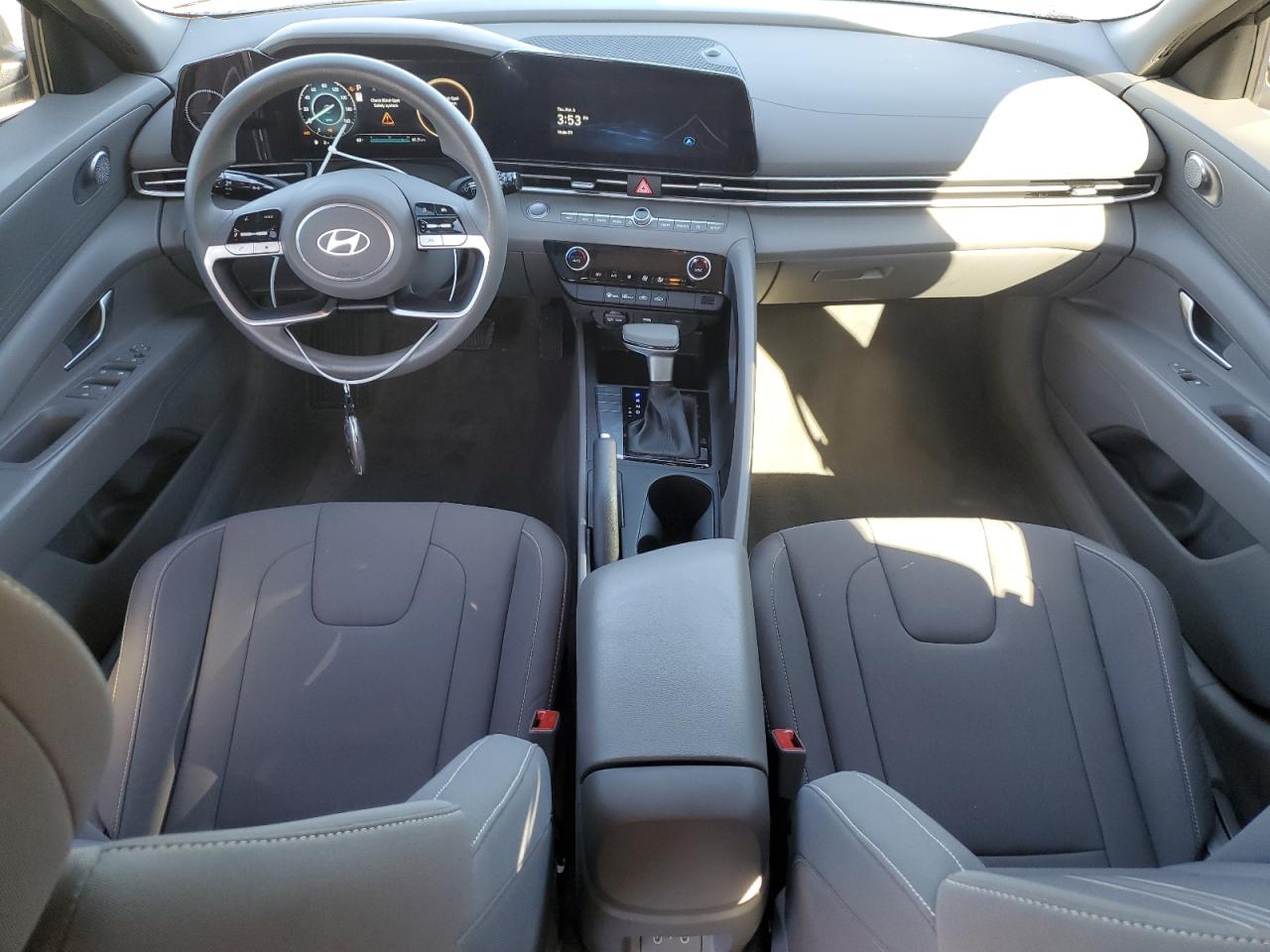 2024 Hyundai Elantra - Image 8