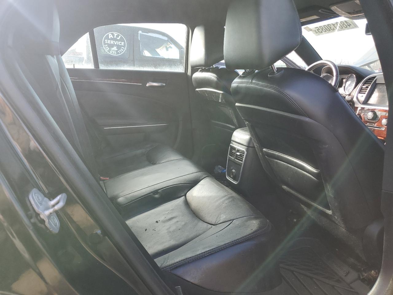 2012 Chrysler 300 - Image 10