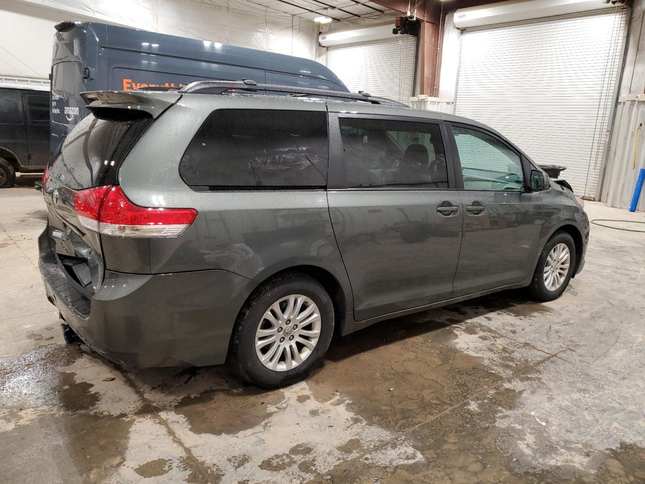 2013 Toyota Sienna - Image 3