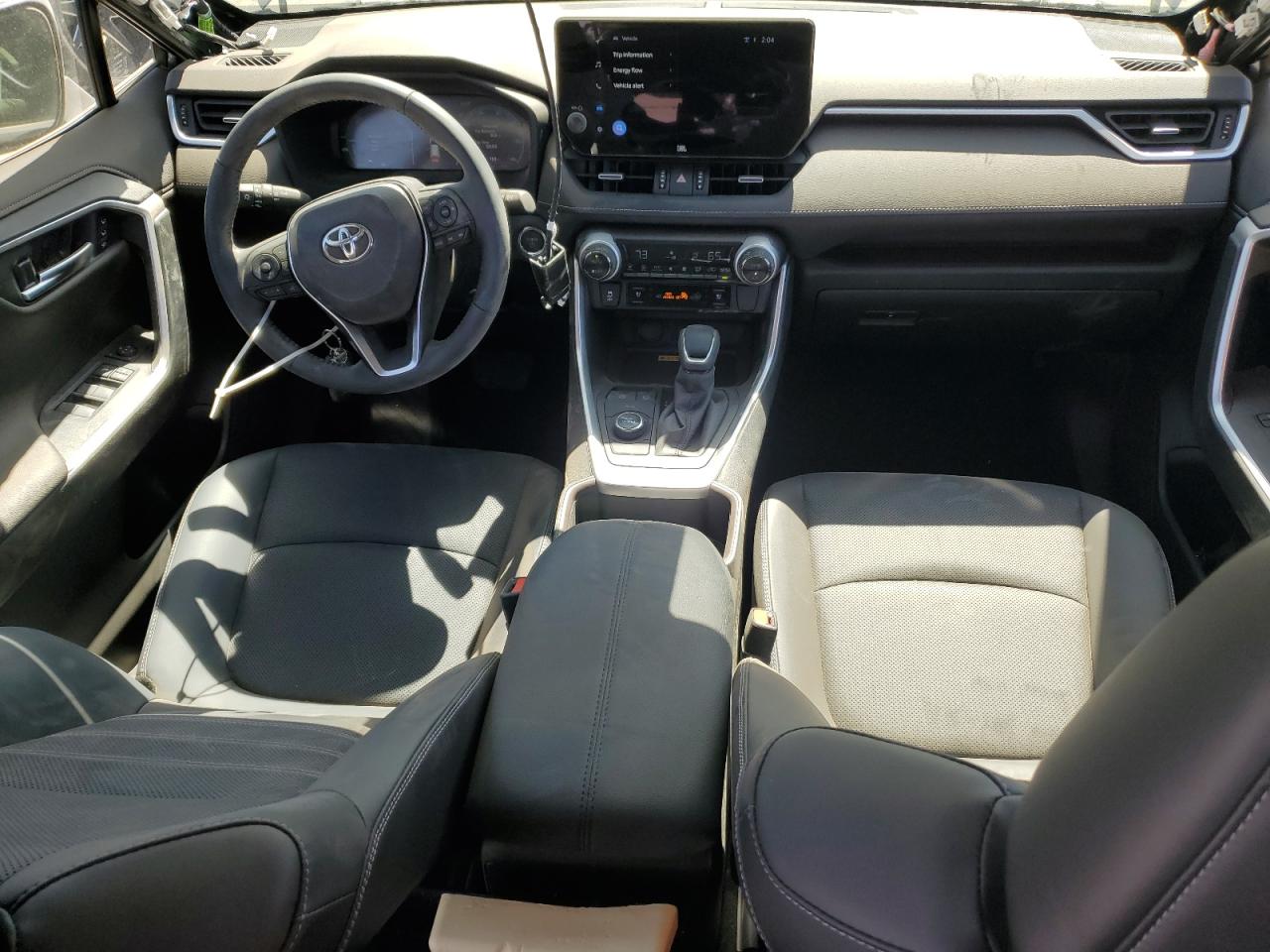 2024 Toyota RAV 4 - Image 8