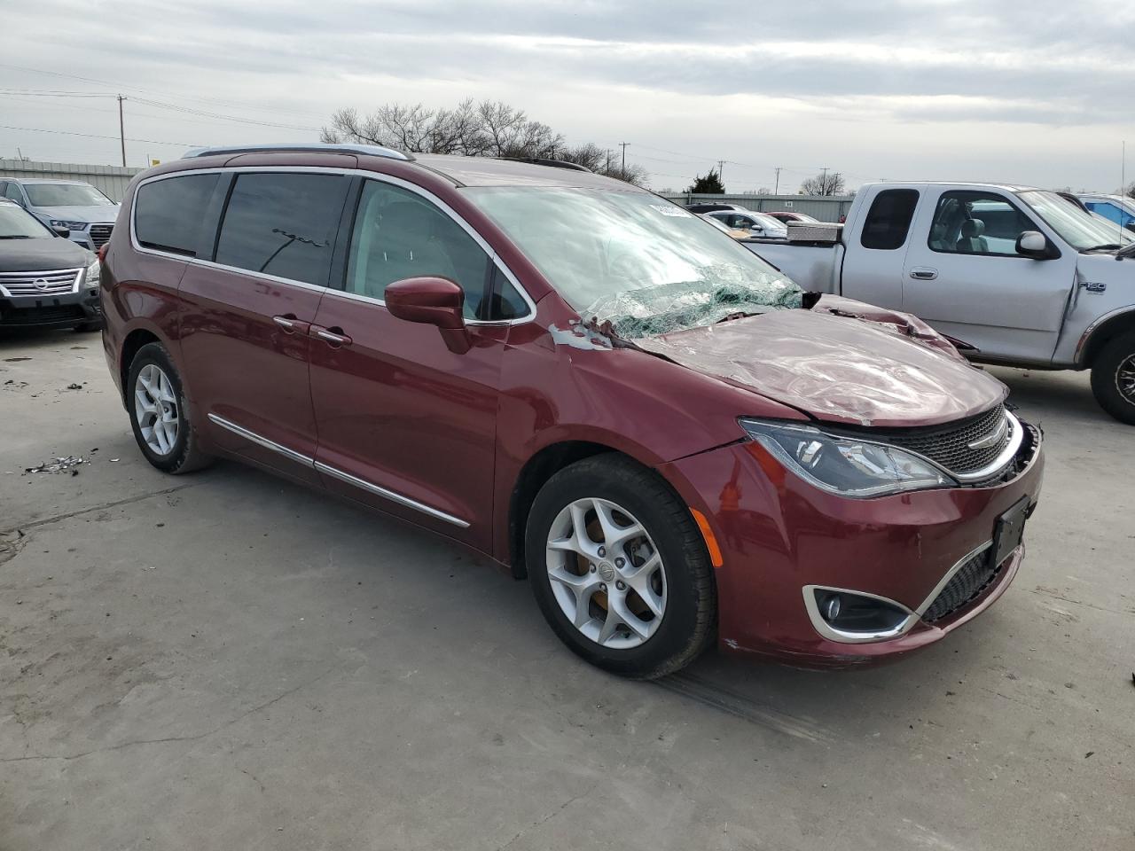 2018 Chrysler Pacifica - Image 4