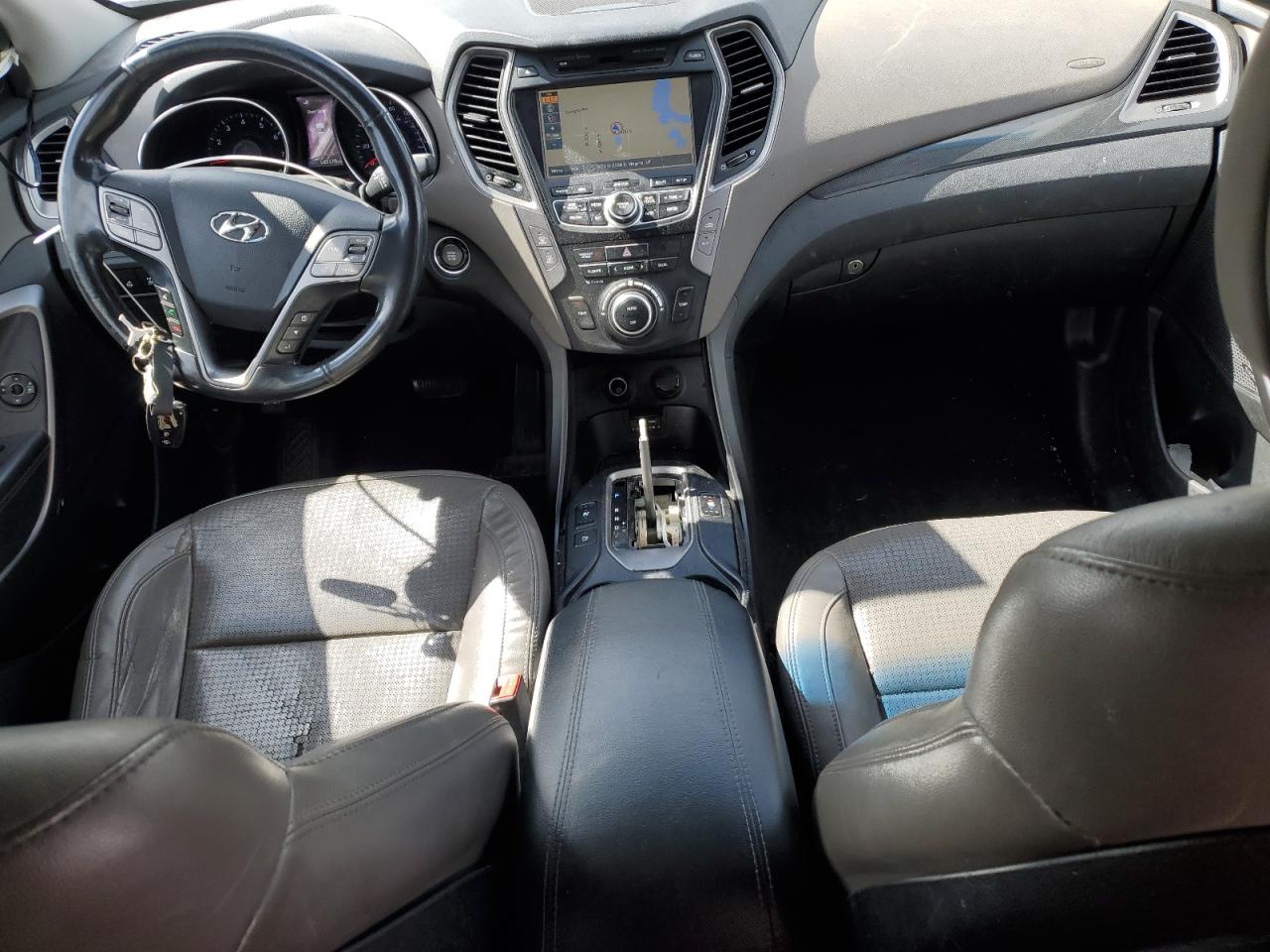 2015 Hyundai Santa Fe - Image 8