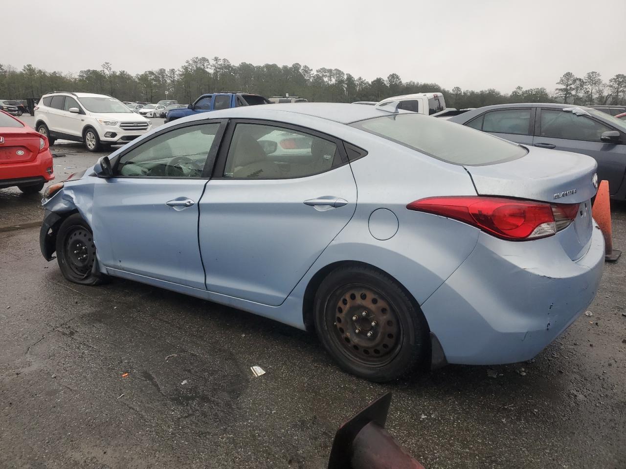 2013 Hyundai Elantra - Image 2