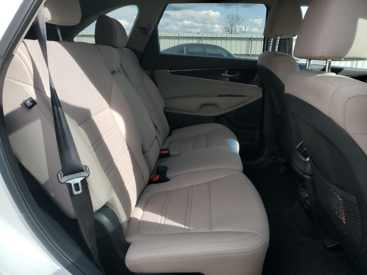 2019 Kia Sorento - Image 11