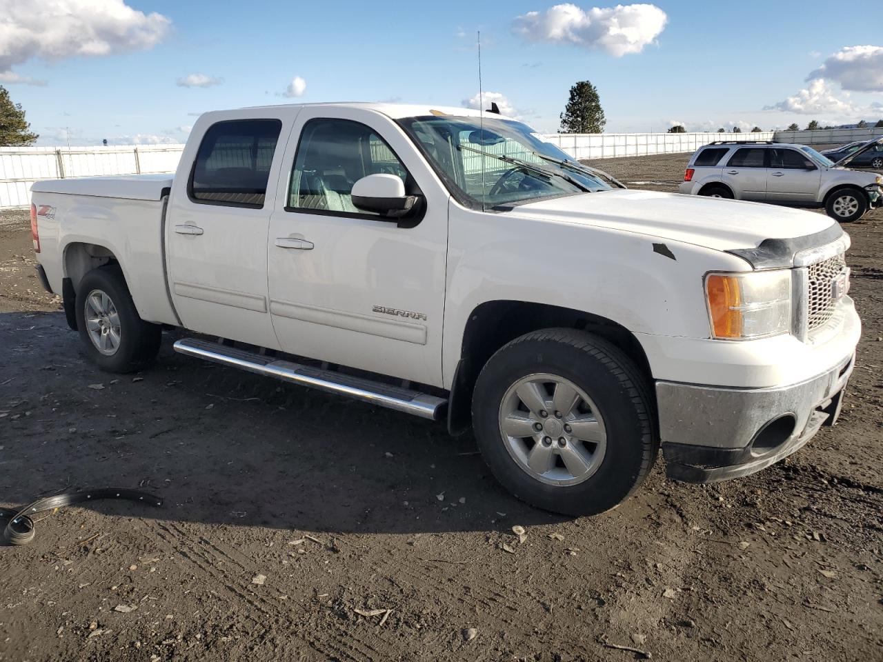 2010 GMC Sierra - Image 4
